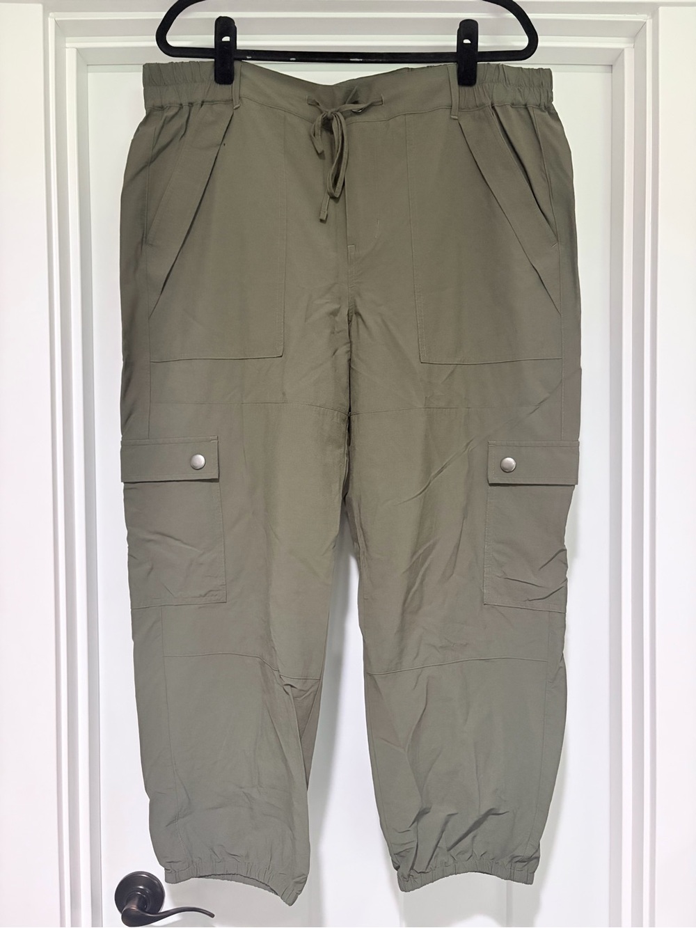 CAbi Olive Cargo Drawstring Pants Size XL. Style 4511.